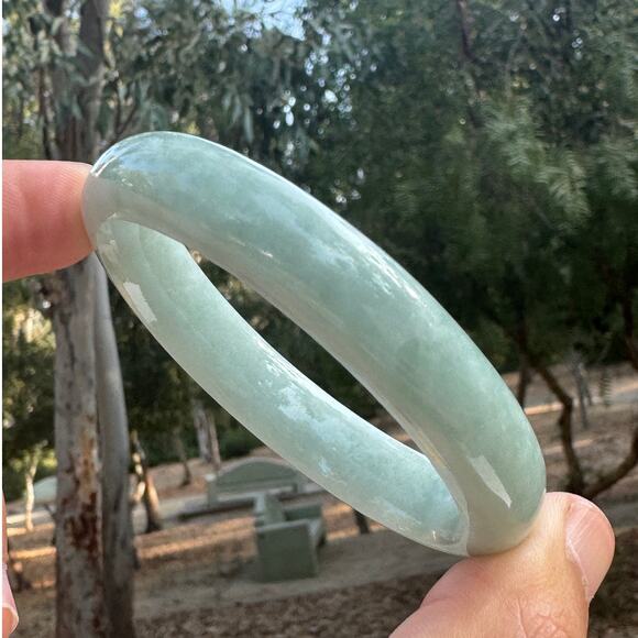 Jade Bangle Vintage Bracelet Estate Icy - 222 carats - Picture 1 of 16